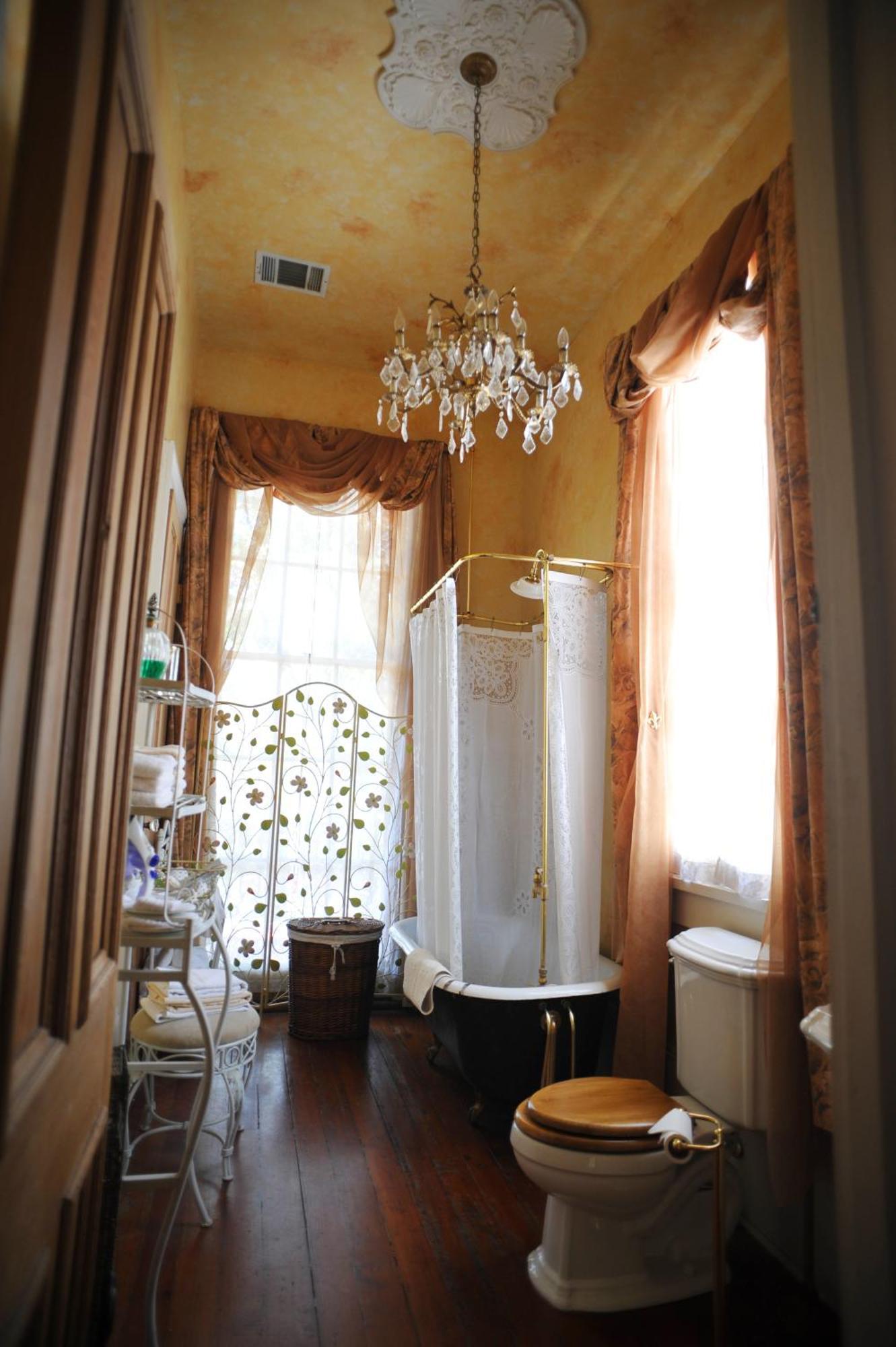 Hh Whitney House - A Bed & Breakfast On The Historic Esplanade นิวออร์ลีนส์ ภายนอก รูปภาพ