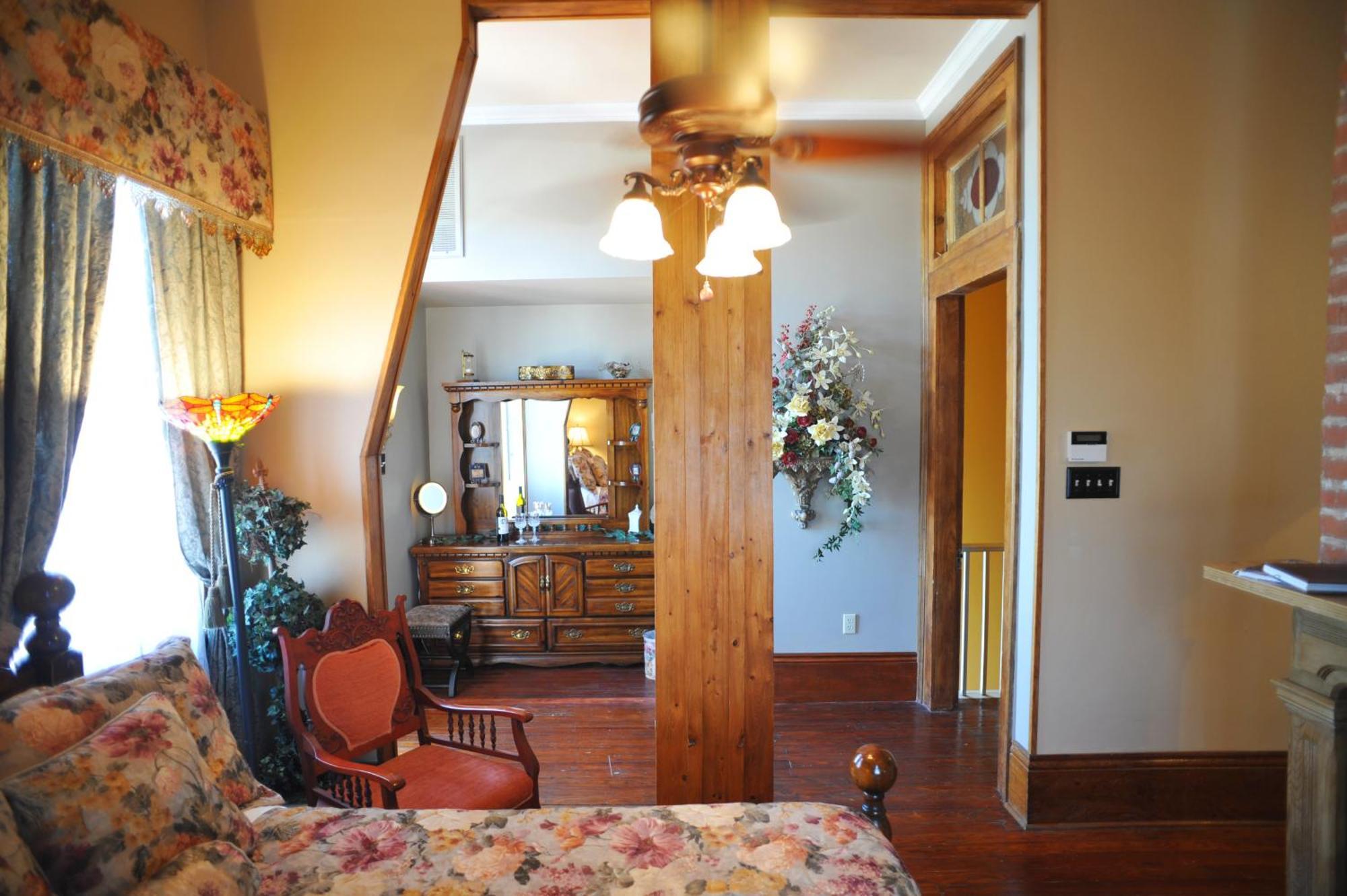 Hh Whitney House - A Bed & Breakfast On The Historic Esplanade นิวออร์ลีนส์ ภายนอก รูปภาพ