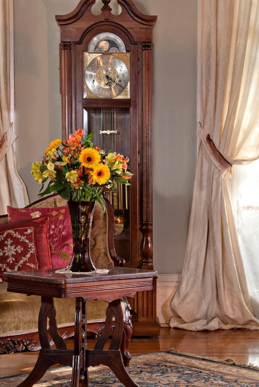Hh Whitney House - A Bed & Breakfast On The Historic Esplanade นิวออร์ลีนส์ ภายนอก รูปภาพ